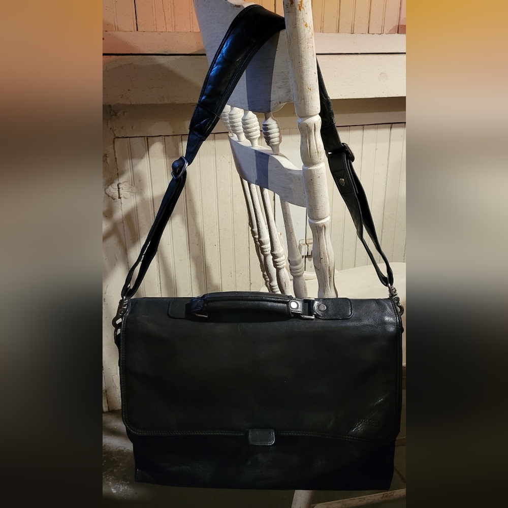 Kenneth Cole Black Leather Case/Bag/Briefcase